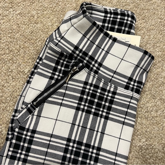 ✨2 for $10✨ Streetwear Patterned Leggings - Picture 3 of 5